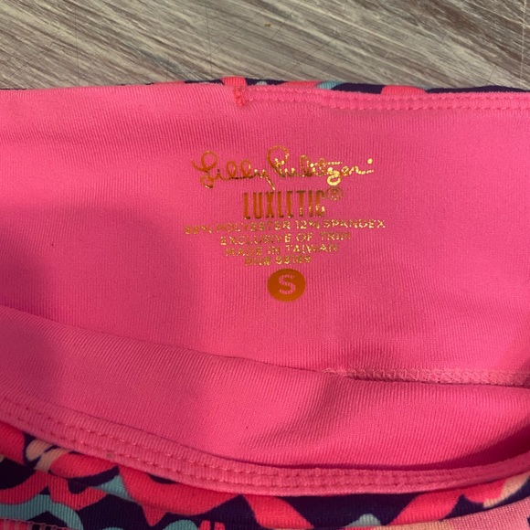 Lilly Pulitzer Luxletic Weekender Capri - Picture 6 of 6